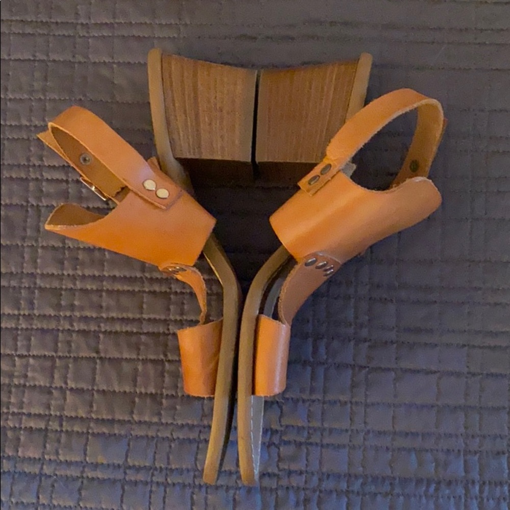 Barbara Barbieri Leather Low Heeled Sandal View 2